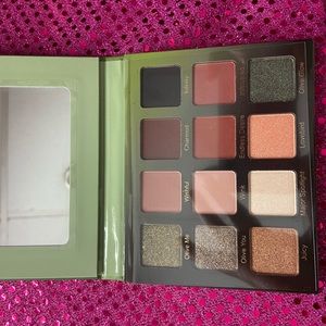 Violet Voss Olive You Forever Palette